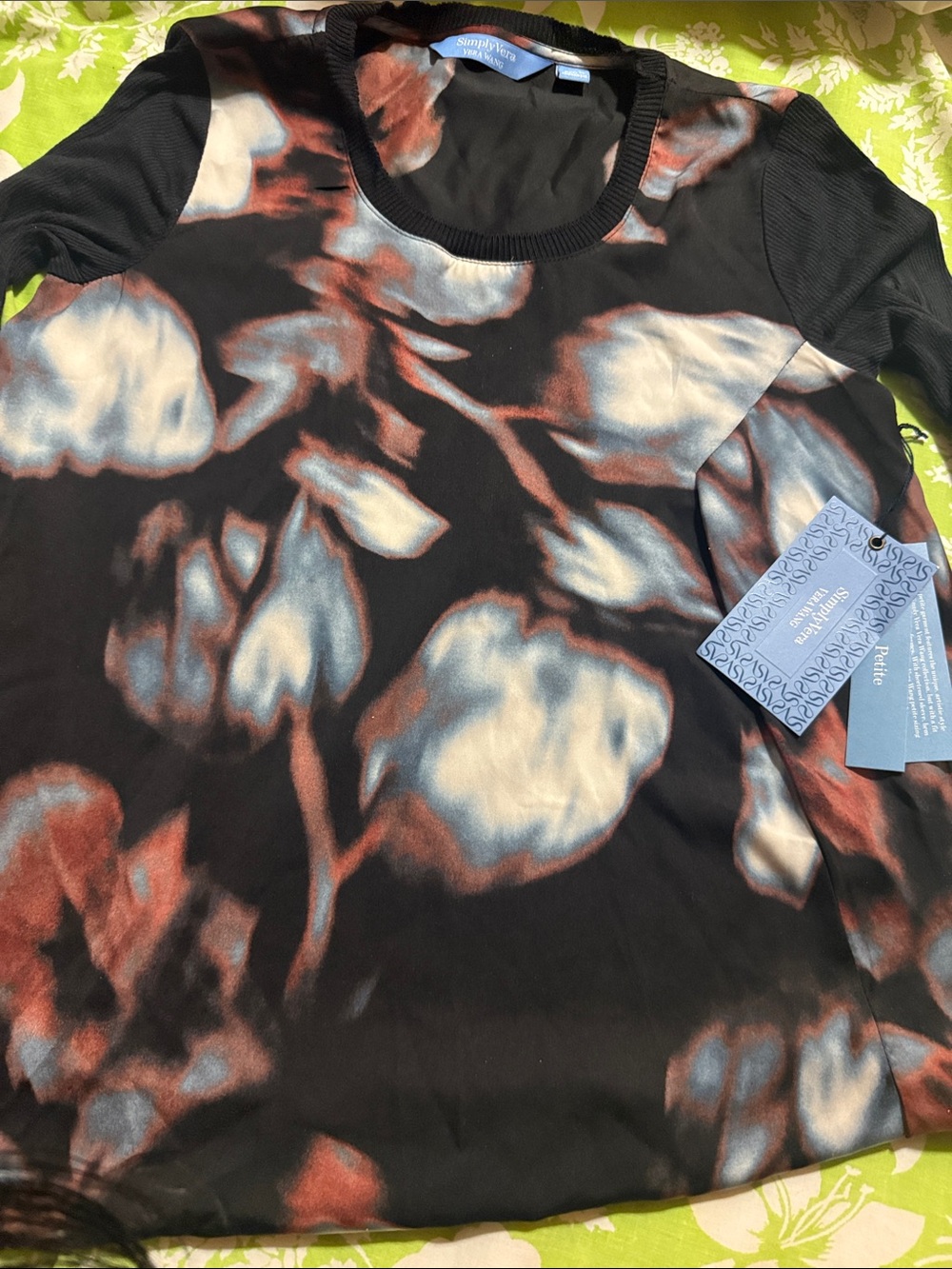 Simply Vera Vera Wang Black Floral-Print Long Sleeve Scoop Neck Top